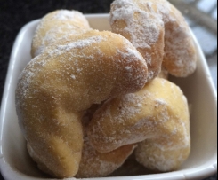 Cashew & Ginger Crescent Biscuits