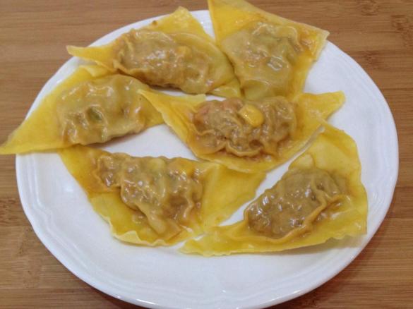 Steamed Spicy Roast Chicken Pockets