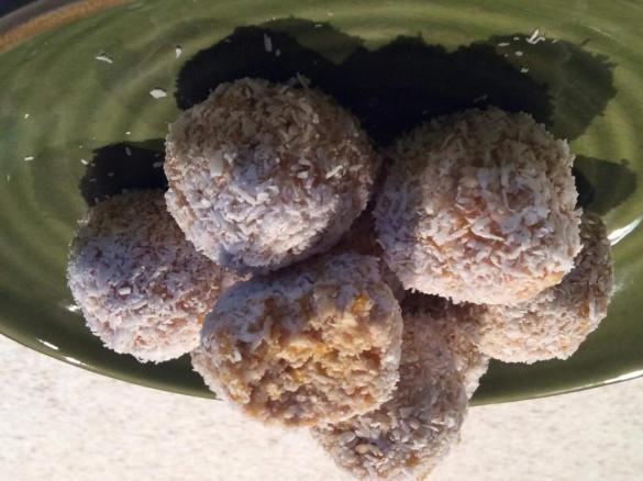 Almost raw coconut and apricot oat balls