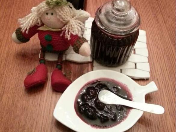 Cabernet Cranberry and Blueberry Sauce
