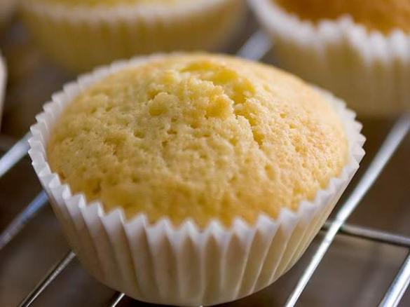 FODMAP Simple Vanilla Cupcake