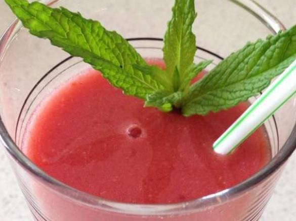 Mango, Raspberry & Coconut Smoothie