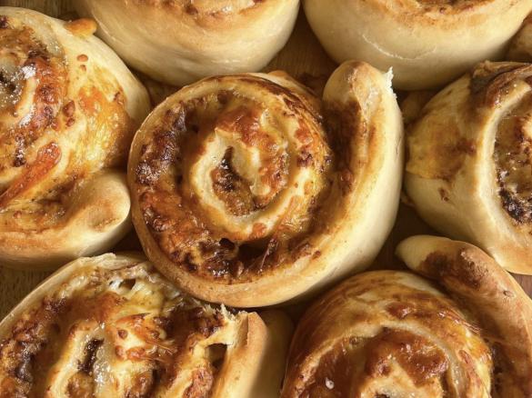 Fluffy white bread/rolls/scrolls