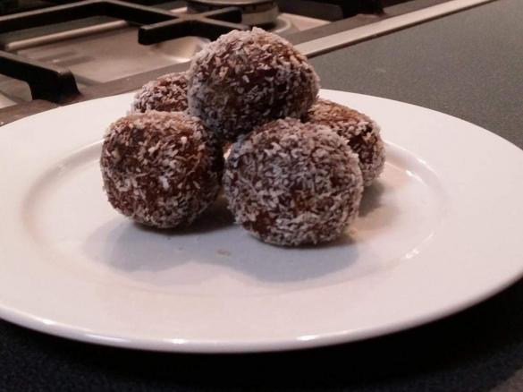 Fruit n Nut Choc Balls