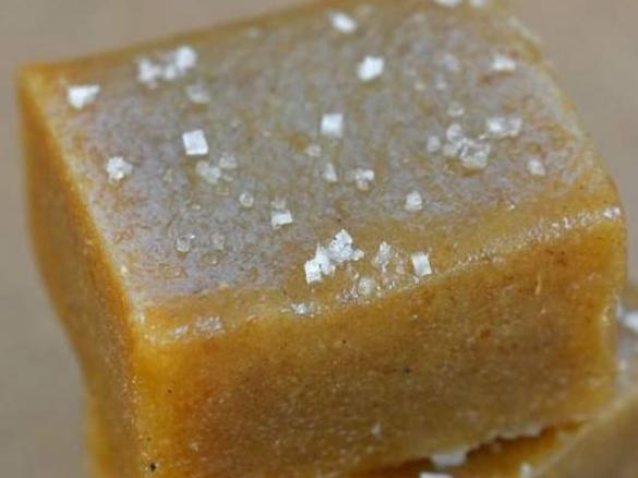 Tahini and dates salted caramel