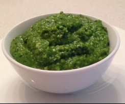 Rocket & Macadamia Pesto Dip