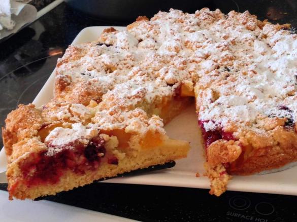 Peachberry Crumble Cake - low gluten, dairy free Serves 10-12 3cm slices