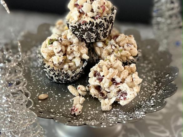 White Christmas Crackles