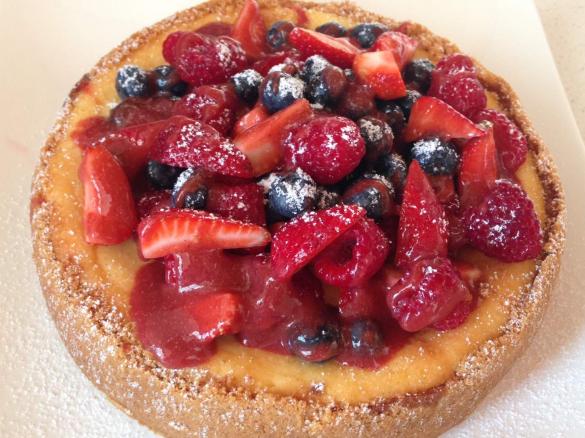 Baked New York Cheesecake with Fresh Berries