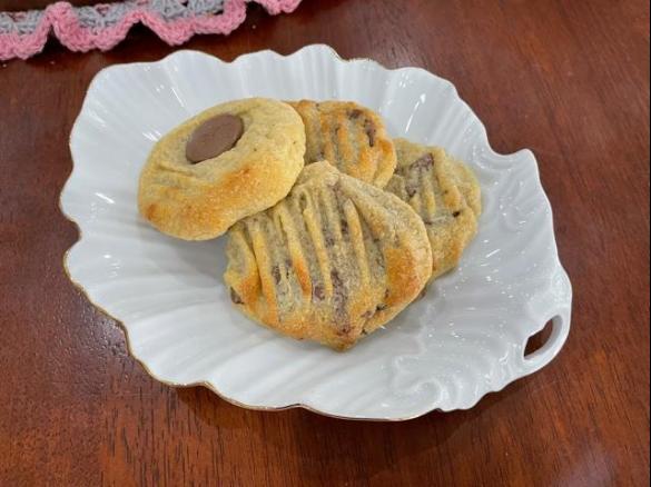 Choc Chip Bonnie Biscuits