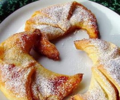 "Kipferl" made with Quark-dough