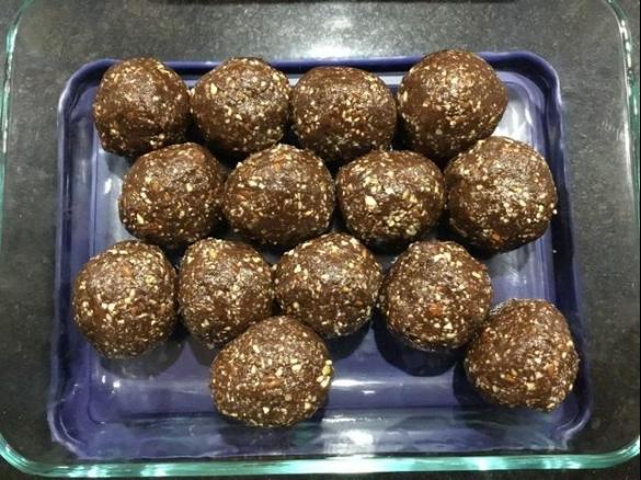 Raw Cacao & Almond Protein Balls