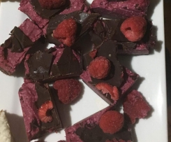 Raspberry chocolate raw slice