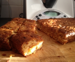 Apricot and Date Slice