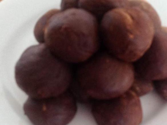 Dairy free choc nut orange protein balls
