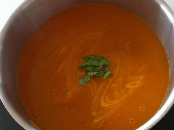 Tomato, Bacon and Red Lentil soup - Healthy & Smooth