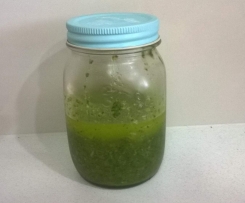 Canarian green coriander mojo (Mojo de cilantro)