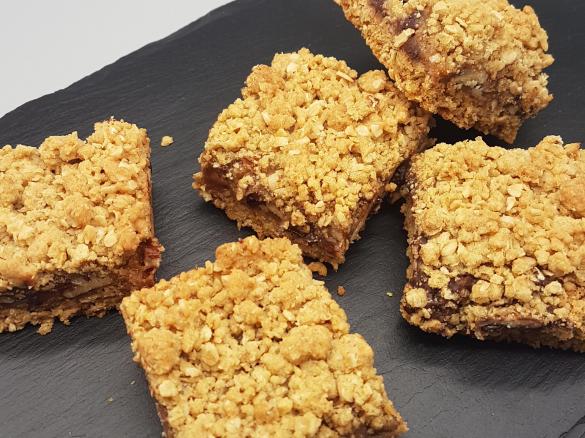 CARAMELITAS  (SALTED CARAMEL FLAPJACKS)