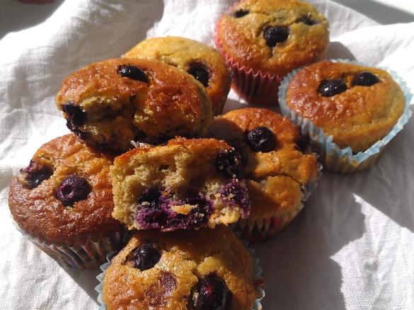Lemon and Blueberry muffins (adapted from Belinda Jeffrey)
