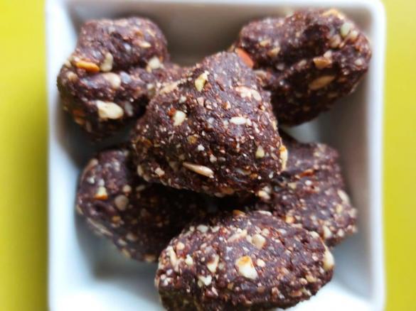 Choc nut date mint balls (no cooking)