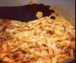 Macarrones con Tomato (pasta with tomatoes)