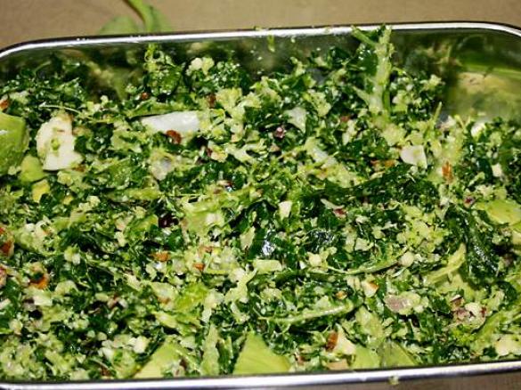 Kale, broccoli and almond salad