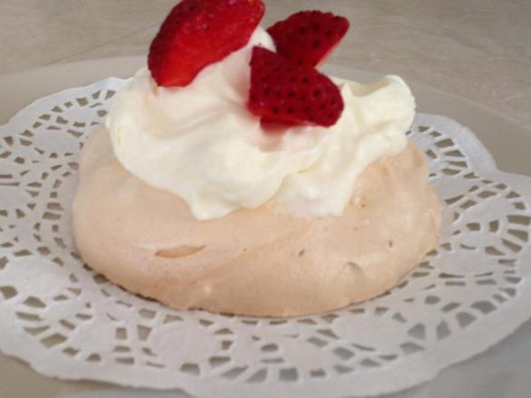 Cinnamon Pavlova