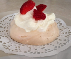 Cinnamon Pavlova