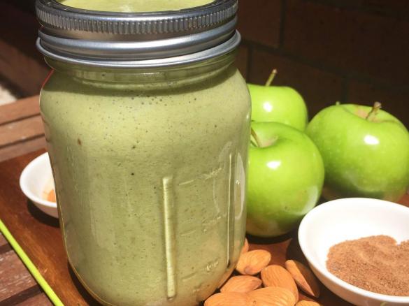 Dan's Apple Pie Simple Green Smoothie