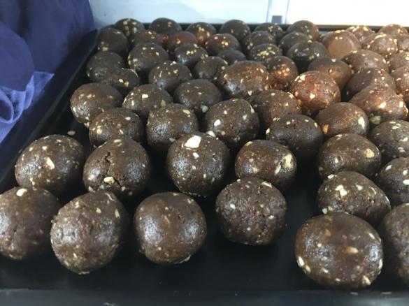 Chocolate balls      ( REAL CHOCOLATE BALLS  )