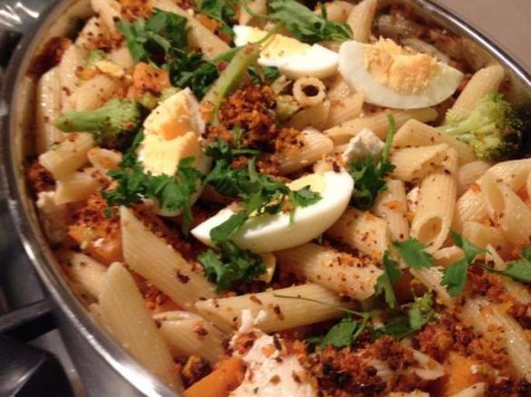 Chicken Pasta with tomato and Pistachio crumb