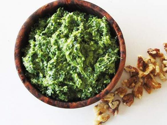 Kale & Walnut Pesto