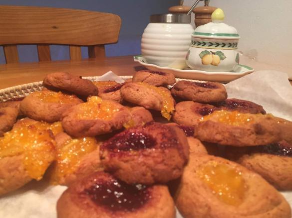 Yummy dairy-free spelt jam drops