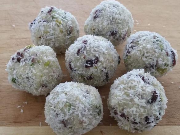 Pistachio and Cranberry Balls