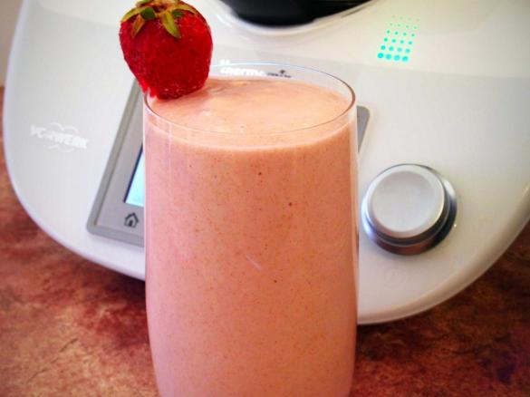 Strawberry Burst Smoothie