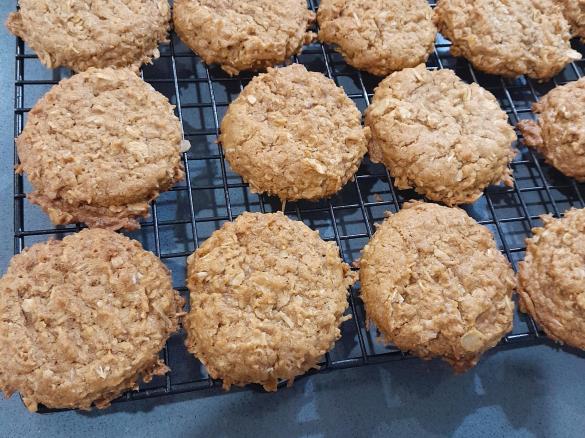 Crunchy Anzac Biscuits