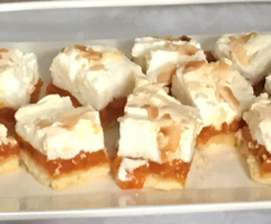 Apricot meringue slice