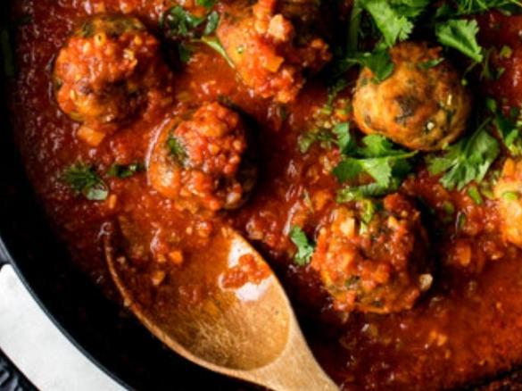 Steamed Fishballs and fragrant Tomato Sauce