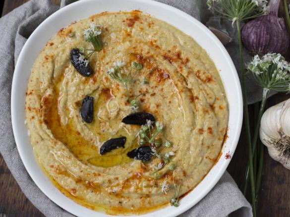 Orange & Pomegranate Hummus with Balsamic Caramelised Onions 