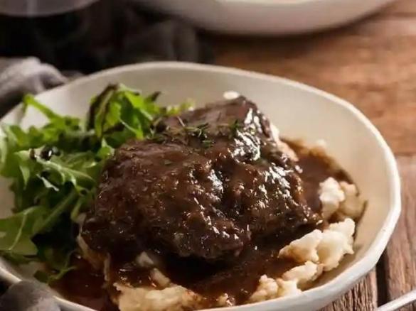 Slow Cooked Red Wine Beef Cheeks