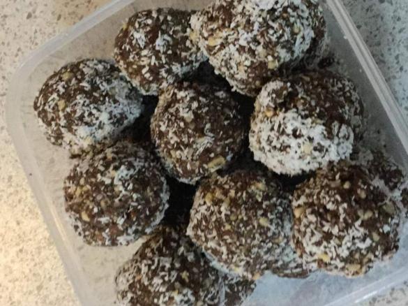 Chocolate hazelnut protein balls converted from HIIT MUM