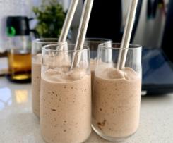 ELLA’S CHOC BANANA SMOOTHIE
