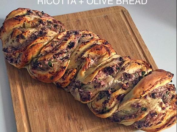 RICOTTA AND OLIVE BREAD