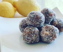 Cashew, Lemon and Coconut Bliss Balls