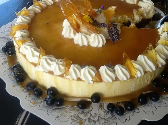 LAYERED STICKY DATE CHEESECAKE