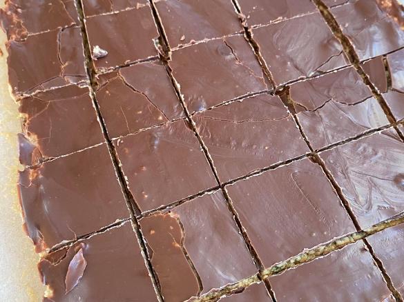 Peppermint Crisp Slice