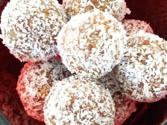 Salted Date and Pecan Protein Balls