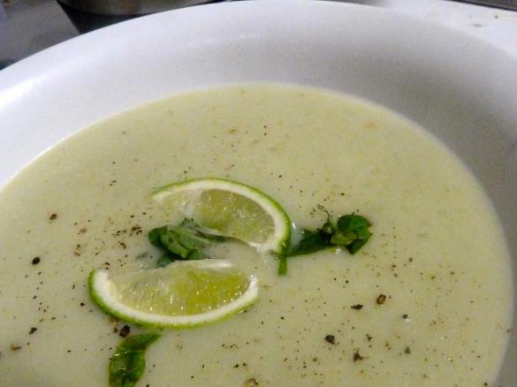 Vegan cream of leek soup