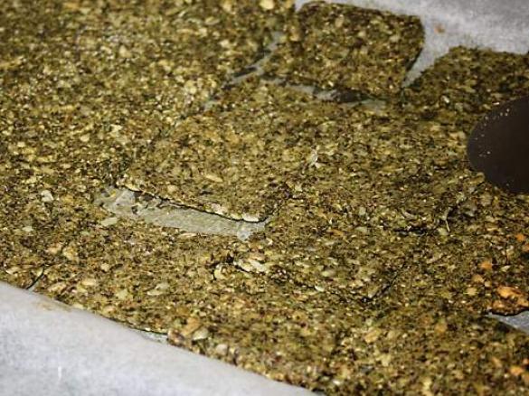 Spinach and Seed Crackers