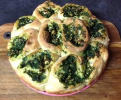 Spinach, fetta and pinenut pull-apart bread